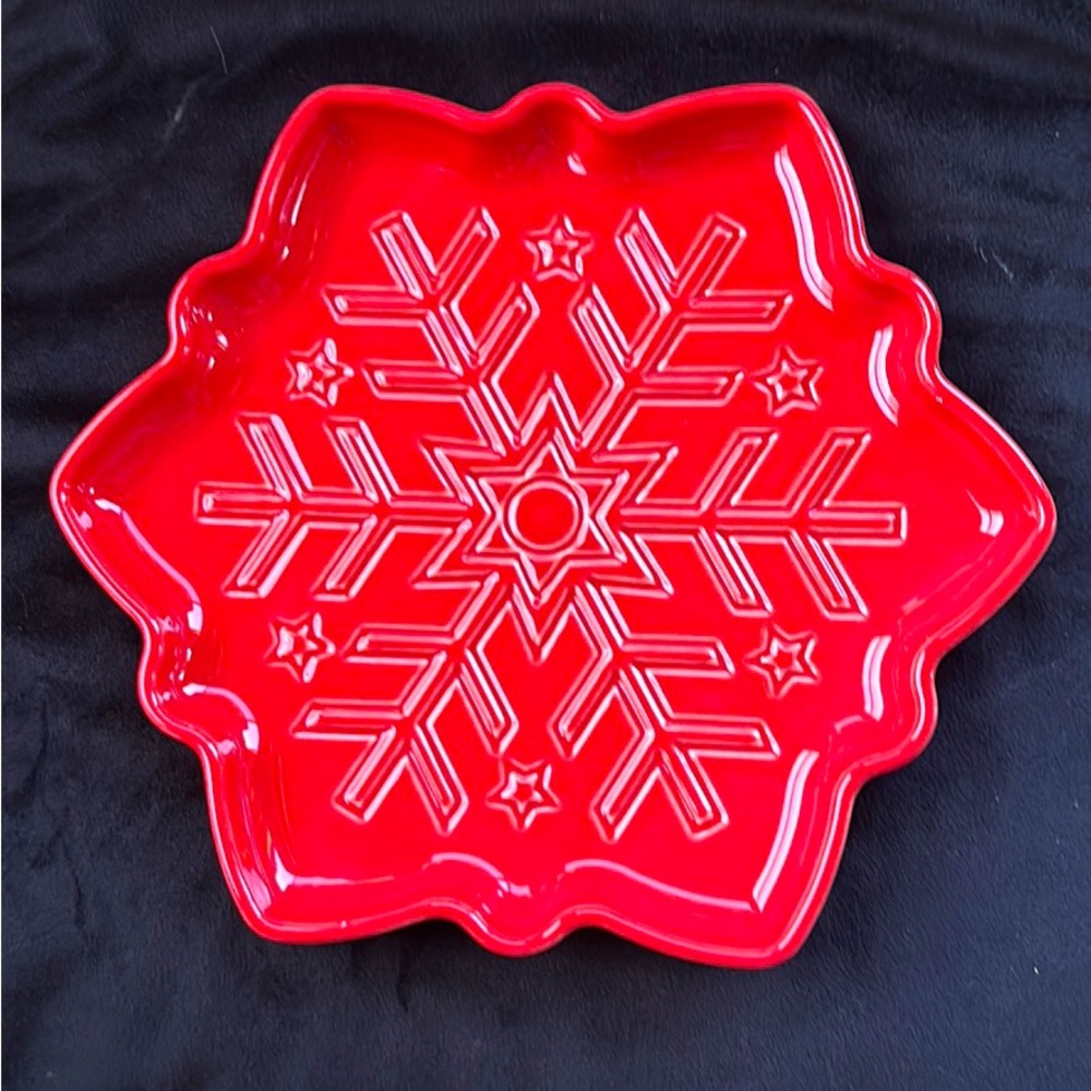 Fiestaware scarlet embossed snow flake Holliday plates